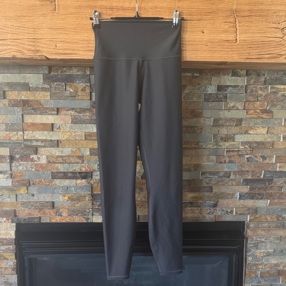 ALO Yoga charcoal grey high waisted leggings 🌺